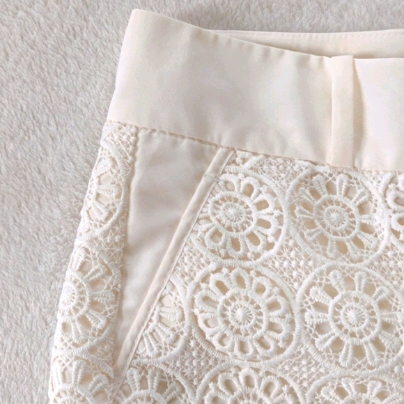 The Limited lace shorts - Picture 4 of 6